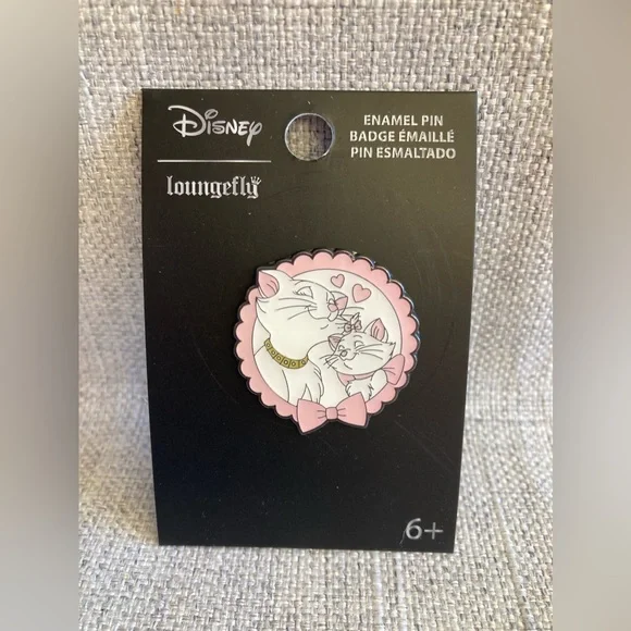 Loungefly Disney The Aristocats Marie & Duchess Portrait Enamel Pin - Picture 1 of 3